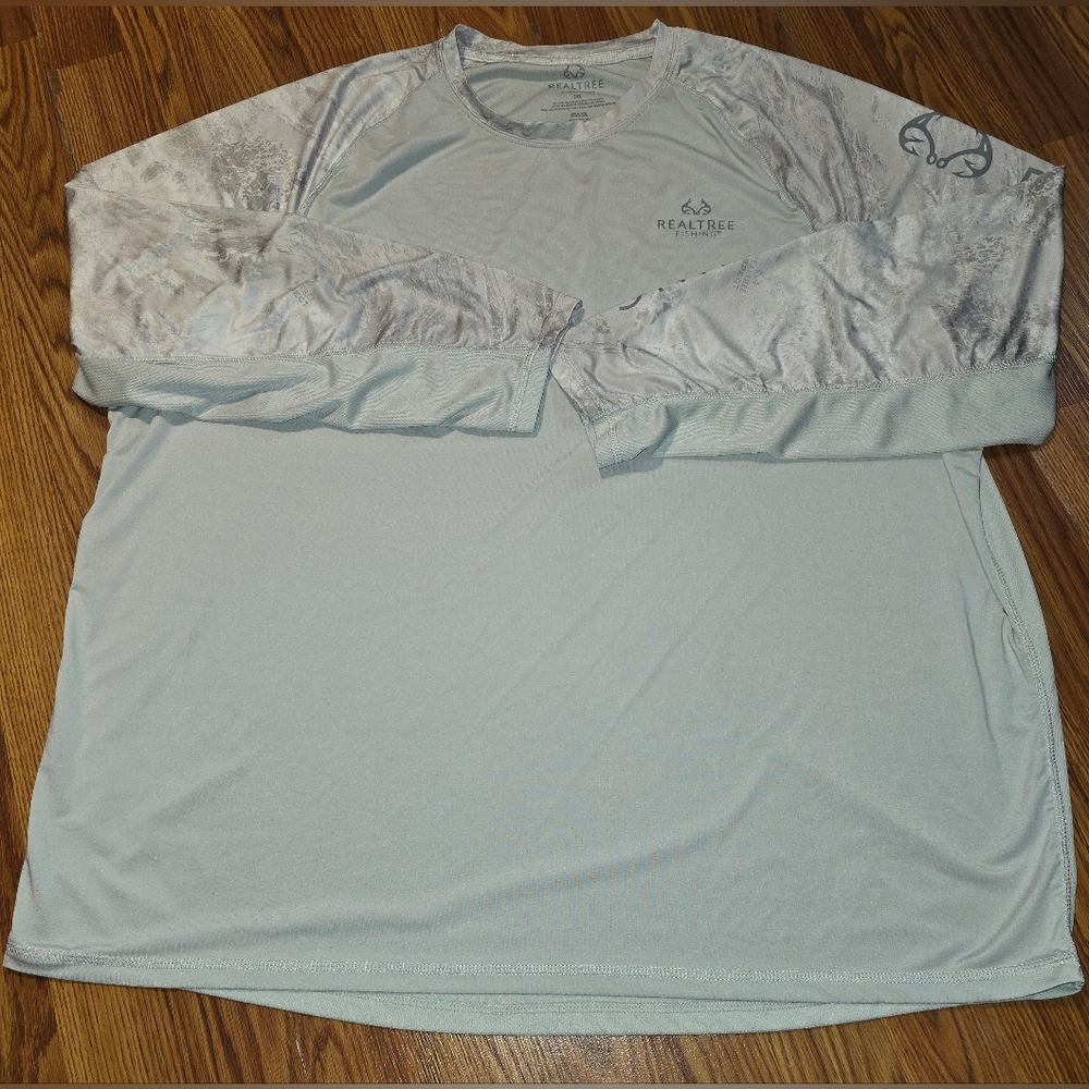 Realtree Men's Light Gray Long Sleeve Shirt
